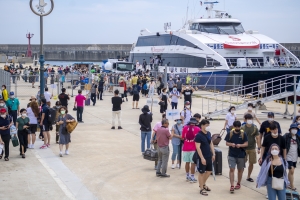 [단독] 경북도, 코로나19 확산 속 울릉도 관광객 유치 뱃삯 지원 논란