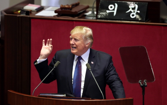 도널드 트럼프 대통령이 2017년 11월 방한 때 국회 본회의장에서 연설하는 모습. 이종원 선임기자 jongwon@seoul.co.kr