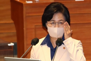 추미애 맥락없는 檢개혁… 아들 의혹 방패막이 삼나