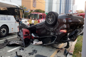 [포토] 추돌사고 후 도주하던 포르쉐 7중 추돌 ‘아수라장’