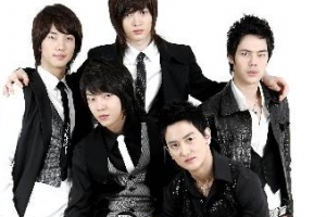 아이돌 ‘초신성’ 멤버 2명 필리핀 원정도박 혐의로 검거