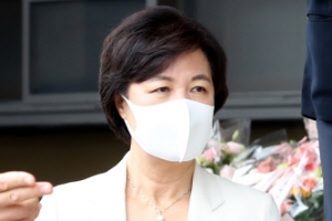 檢 조사받는 첫 법무장관 되나… 끝이 안 보이는 ‘추미애 리스크’