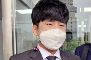 [포토] ‘고 구하라’ 친오빠, 유산 상속 소송 출석