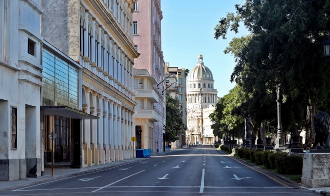 15일간 고강도 봉쇄가 시작된 쿠바 아바나의 텅 빈 거리.  EPA 연합뉴스
