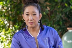 산드라 오, 에미상 시상식에 한글 새겨진 점퍼 입고 등장…무슨 내용?