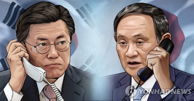 문재인 대통령(왼쪽)과 스가 요시히데 일본 총리. 연합뉴스