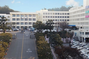 “김용판·박근혜 사진은 합성” 허위사실 방송, 유튜버 항소 기각…벌금 500만원