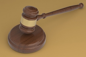 요양원 안 가려고 간병인과 위장 결혼?… 법원 “무죄”