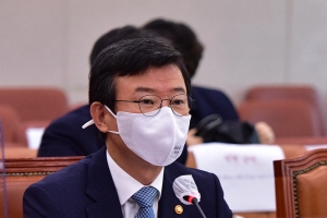 해양수산부 장관 소속 직원 실종 8일만 현장방문도 무산(종합)