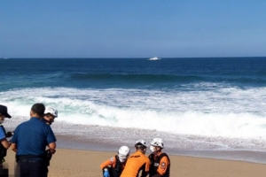 강원 고성에서 너울성 파도에 휩쓸려 일가족 3명  숨져