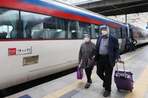 집콕 추석과 ‘추캉스족’ 사이… 10월 1단계 복귀 여부 갈린다