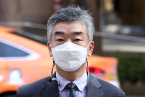 박원순 전 비서 “존경받아도 힘가지면 폭력 가해자 될수 있어”