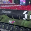 [속보] 북한 열병식서 사상 초대형 대륙간 탄도미사일 선보여