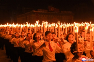 [포토] 북한 당 창건 75주년 횃불 행진