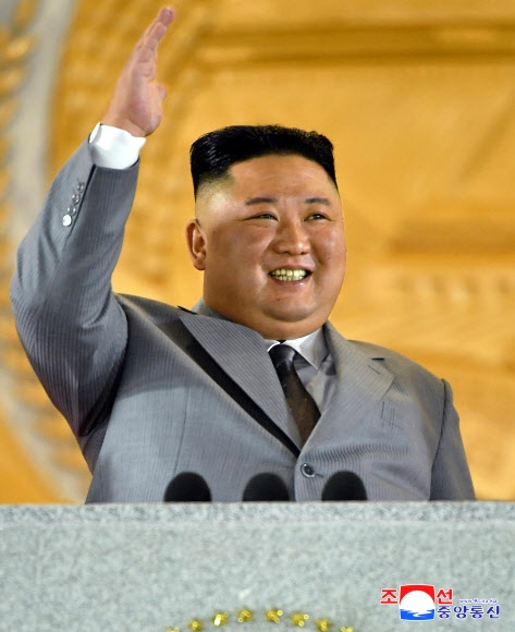 북한 노동당 창건 75주년 경축 열병식 개최