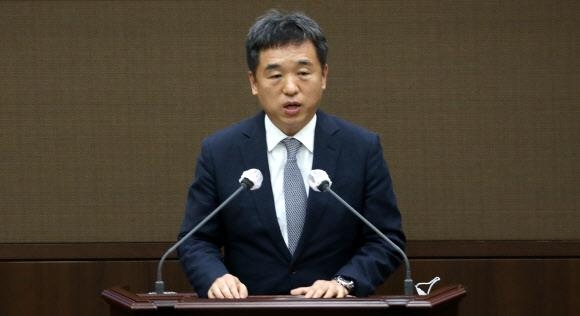 지난 7월 서정협 서울시장 권한대행이 서울시의회에서 앞으로의 서울시 운영 방향에 대해 설명하고 있다. 서울신문 DB