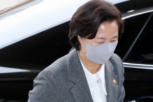 尹 국감 출석 전날 사과 촉구한 秋… 김봉현은 ‘여당 지원사격’ 노렸나