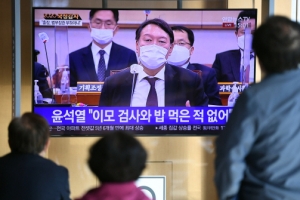 거침없는 尹 “秋, 노골적으로 인사… 어떤 압력에도 소임 다할 것”