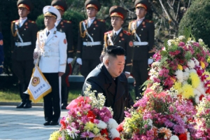 김정은, 중국 항미원조 열사능에도 화환…북중 친선 과시