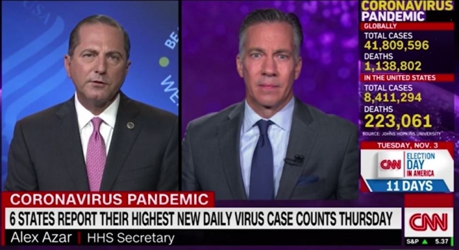 알렉스 에이자(왼쪽) 미국 보건부 장관이 지난 23일(현지시간) CNN 방송에 출연해 미국의 초기 코로나19 대응에 문제가 없었는지 묻는 진행자의 질문에 답변하고 있다. CNN 동영상 캡처 