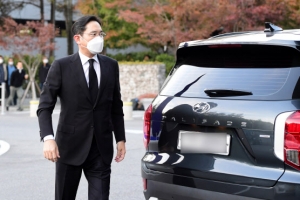 ‘부친상’ 이재용, 국정농단 재판 불출석…전문심리위원 놓고 특검 거센 반발