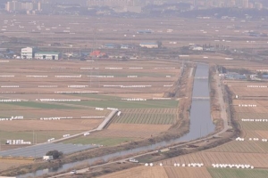 [박상익의 사진으로 세상읽기] 코로나19와 가을 하늘