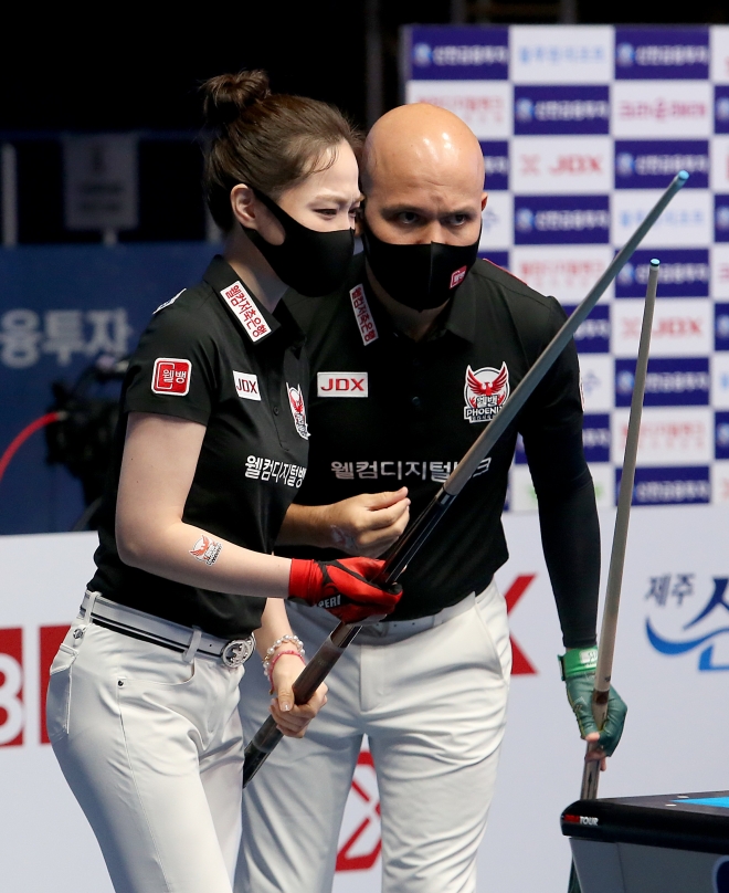 웰컴저축은행의 혼합복식 조 차유람-비롤 위마즈. [PBA 제공]