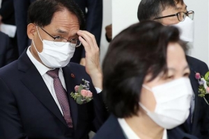 [포토] 추미애 장관 만난 ‘윤석열 사단’