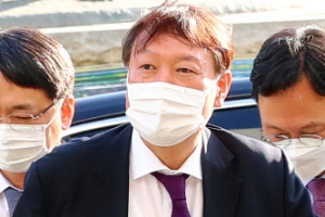 “검찰개혁=공정” 윤석열, 秋 압박에도 오늘 ‘갑질 사건’ 검사 간담회(종합)