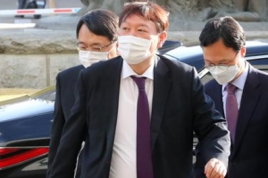 [포토] 윤석열 “등 두들겨주러 왔다”… 지방검찰청 순회 재개 나서