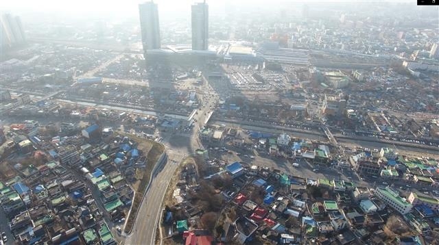 혁신도시 대상지인 대전역 주변이 허름한 건물로 들어차 낙후된 풍경을 자아내고 있다.