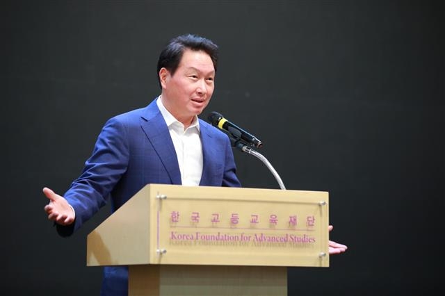 최태원 회장 ESG 경영 가속화...SK 8개사 국내 첫 ‘RE100’ 가입(5장)