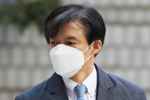 [포토] 법정 향하는 조국 전 법무부 장관