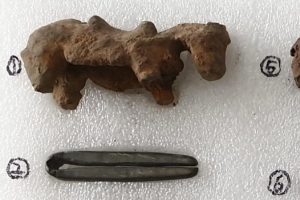 경주 토함산 석탈해 사당터서 제사용 말 인형 다수 출토