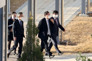 秋, 총장 비판 날세우자…尹 ‘권력 수사’메시지 맞불