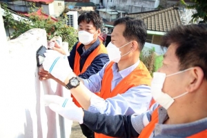 성북, 밤길 어두운 어르신들 위해 ‘태양광 골목등대’ 밝힌다