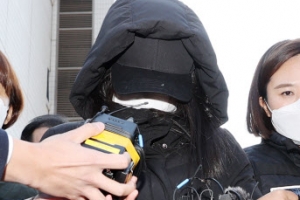 “온몸 멍에 장파열·골절 사망”…16개월 영아 ‘모진 학대’ 엄마 구속(종합)