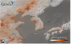 천리안2B호가 9월 9일 촬영한 한반도 주변 이산화질소 현황으로 차량 이동이 많은 서울과 평양 등 대도시와 공업지역, 화력발전소 등에서 이산화질소 농도가 높은 것으로 관측됐다. 환경부 제공