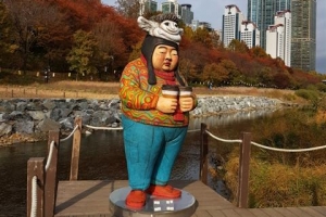 워킹스루로 즐기는 강남 양재천 조각전시회