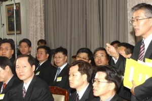 금태섭 “노무현때 검사들 슬리퍼 바람으로 총장 사표 요구”