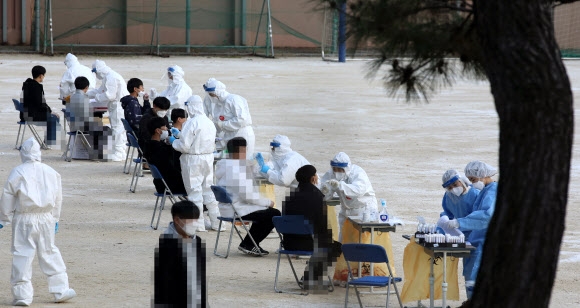 중학교에서 코로나19 진단 검사