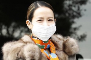 [포토] 조여정, ‘마스크로 가려지지 않는 미모’