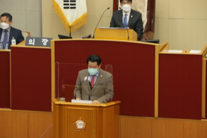 김환석 부천시의원이 시정질의를 하고 있다. 부천시의회 제공