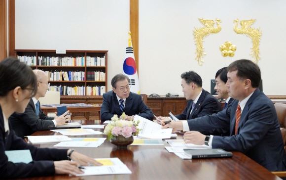 “레임덕 아니다, 윤석열 못 잡아 지지층 실망”… ‘강공’ 기우는 與