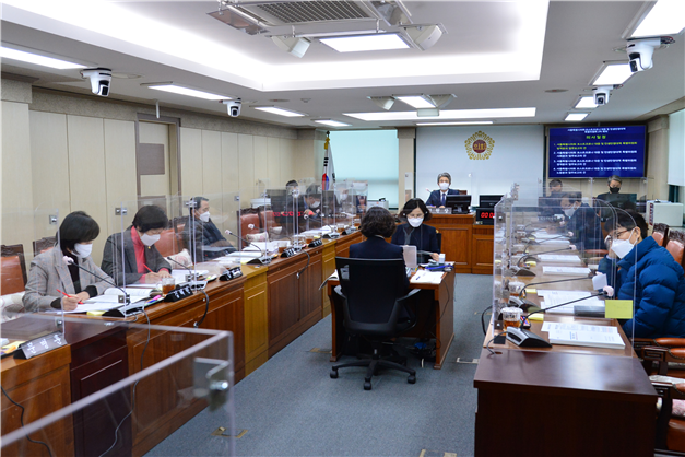 특별위원회 회의 사진