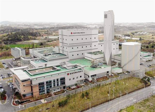 전남 나주시 산포면 혁신도시에 들어선 한국지역난방공사의 열병합발전소. 2017년 12월 완공됐으나 주민 반대로 3년째 가동이 중단됐다. 지역난방공사는 사용승인을 거부한 나주시를 상대로 손배소에 들어갔으며, 조만간 가동에 들어가기로 해 주민들과의 충돌이 예상된다. 나주시 제공