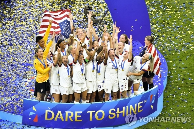 2019년 FIFA 여자 월드컵 우승을 차지한 미국 대표팀의 세리머니 모습. 신화통신/연합뉴스