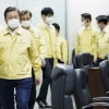 백신 둘러싼 위험한 주장들 “빨리 맞자”, “우리 것만 이상해”