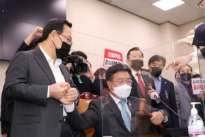 윤호중 “공수처 1호 수사 윤석열? 출범 이후 결정할 일”