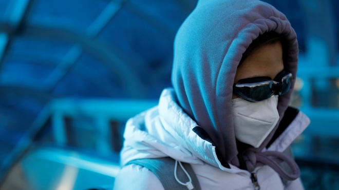 코로나19에 감염됐다는 이유로 온갖 비난과 공격을 당하는 일은 세계 어느 나라에서나 일어나는 일이다. 사진은 기사에 등장한 중국 여성 사례와는 아무런 관련이 없다. 로이터 자료사진 